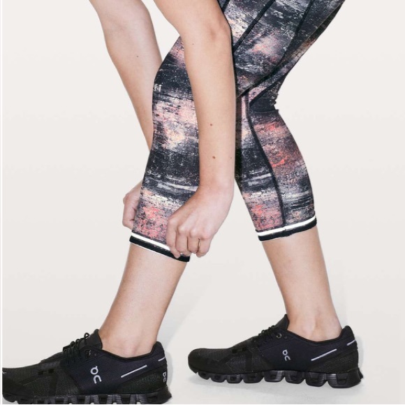 🍁50% Off Sale 🍁 Lululemon Time To Sweat Crop *23" - Picture 8 of 12